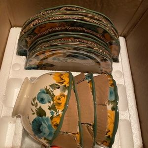 Pioneer woman dish set